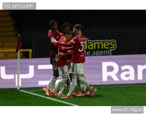 弗莱彻之子杰克在曼联U21比赛中被红牌罚下将面临两场停赛处罚